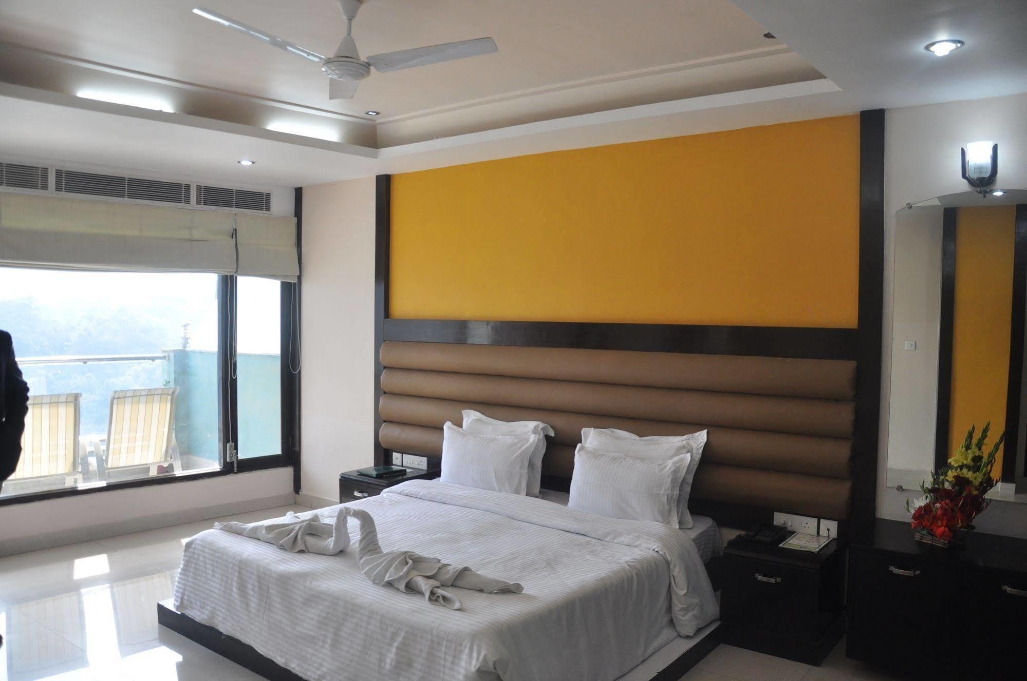 Ganga Beach Resort リシケーシュ エクステリア 写真